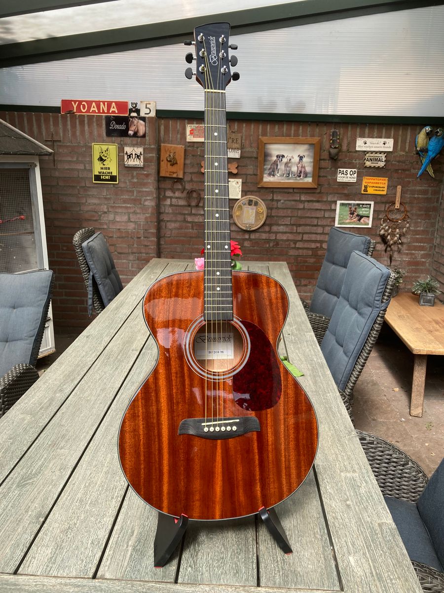 TGI guitar stand universal (foldable) - Afbeelding 2