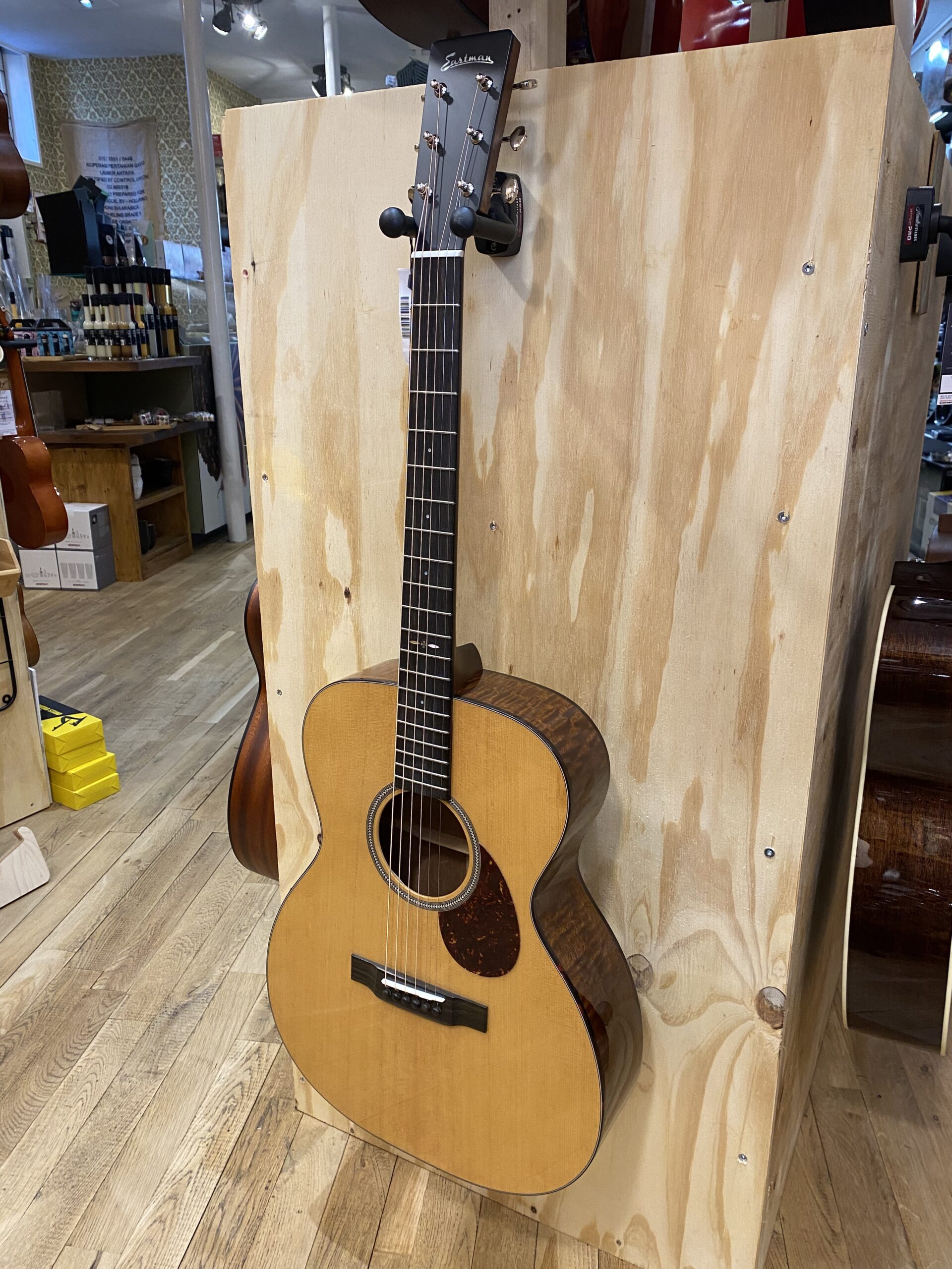 Eastman E1OM Special